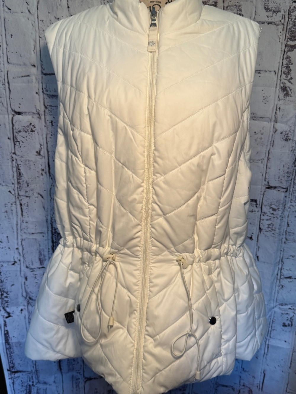 Lane Bryant Reversible Vest. Size 26/28. Ivory Color.